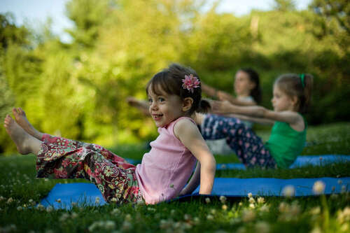 Kids on the Move! Signs of Spring at Wave Hill